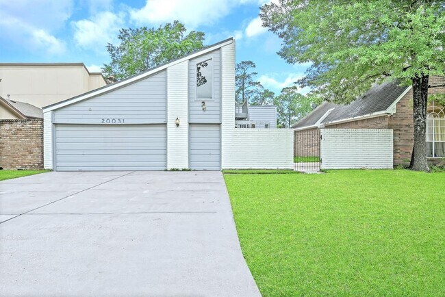 Primary Photo - 20031 Sunny Shores Dr