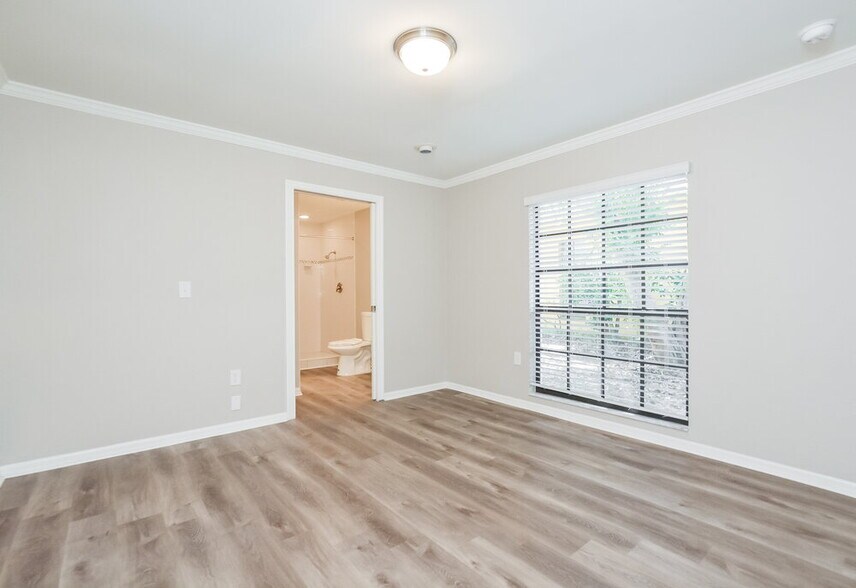 Building Photo - 51 Dogwood Ln