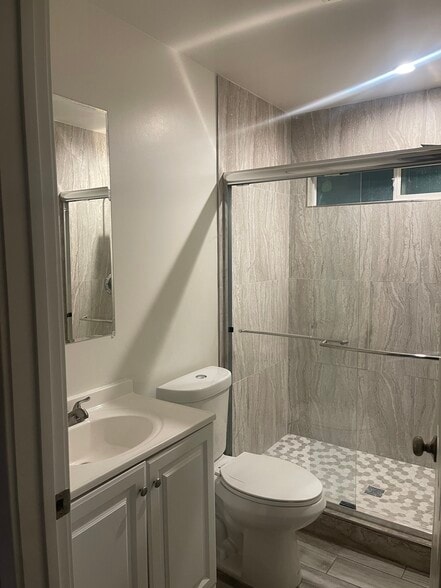 Building Photo - 12662 Bradley Ave