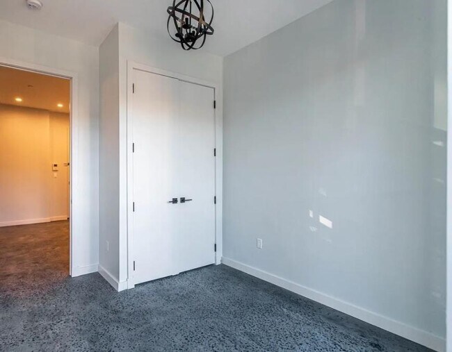 Building Photo - 1 bedroom in BROOKLYN NY 11225