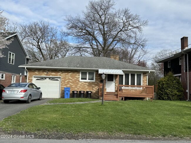 Primary Photo - 92 Daytona Ave