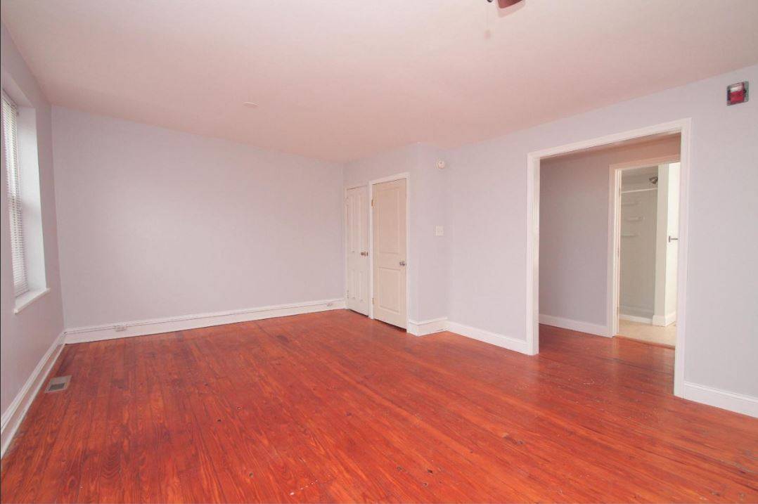 Building Photo - 1702 W Girard Ave