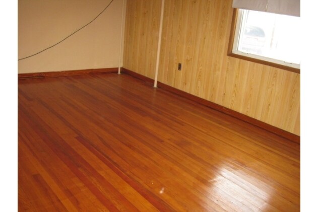 Flooring - 200 W Ridge St