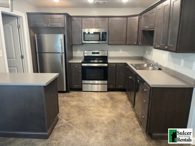 Building Photo - Large 3BR House in Brookland AR