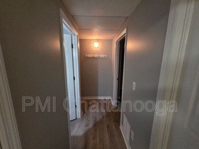 Building Photo - 3717 Crestview Pl