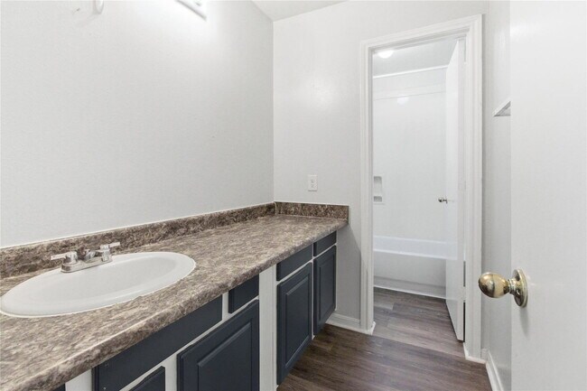 Building Photo - Teal Run Place Court, Fresno, TX 77545 - 4 BR 2 BA single-family home