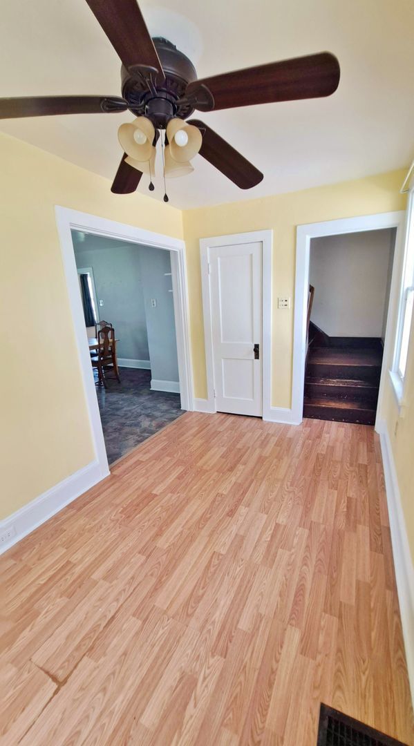 Building Photo - 3 Bed / 1 Bath Single Family Home