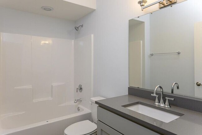 Building Photo - New Construction Rental-Asheville!
