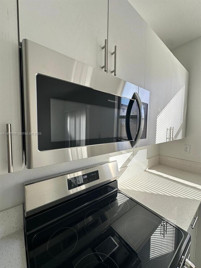 Building Photo - 12848 SW 232nd Ter