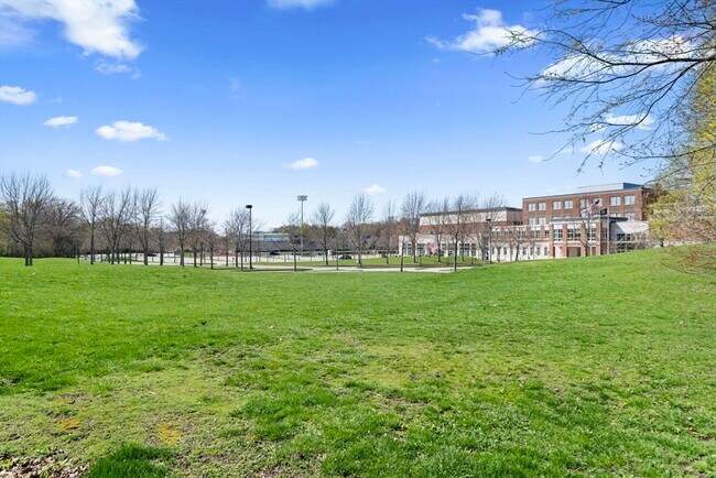 Building Photo - 99 Montvale Ave