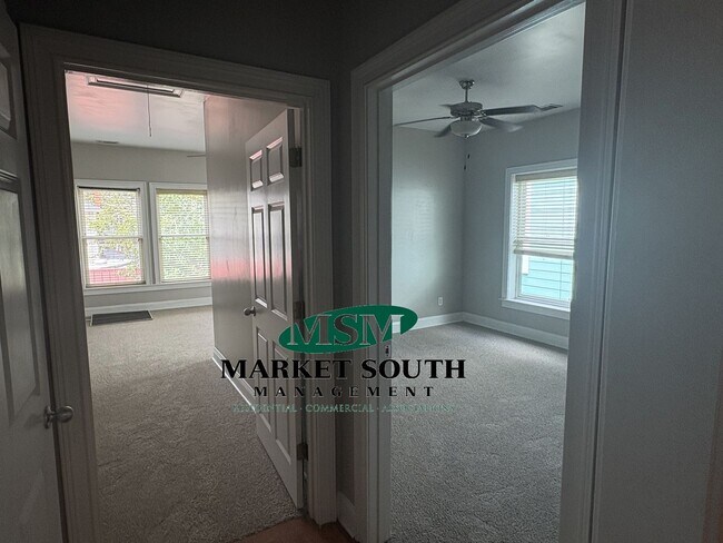 Building Photo - **APPLICATION PENDING!! Renovated Historic District!