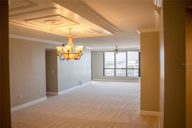 Building Photo - 1 Beach Dr SE