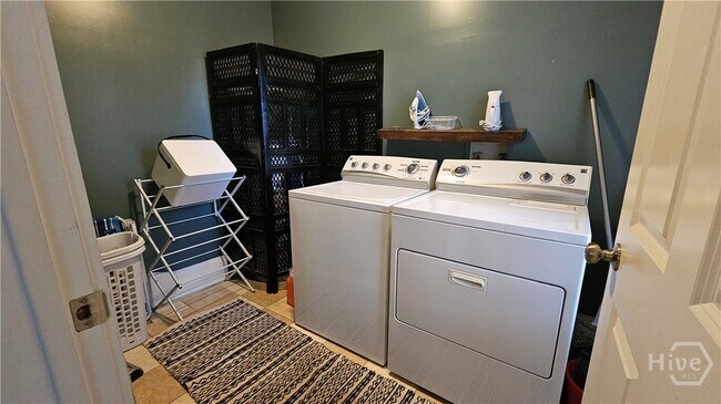 Building Photo - 14 E 41st St