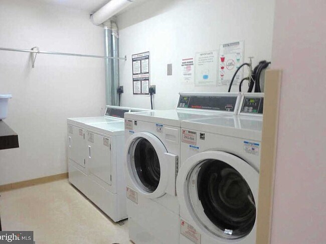 Building Photo - 7401 Westlake Terrace