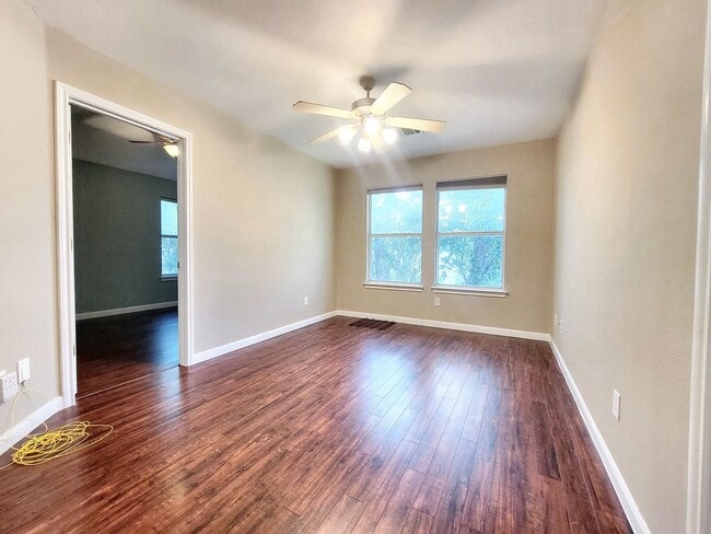 Building Photo - 1617 Sunterro-