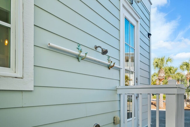 Building Photo - 110 E Blue Crab Loop