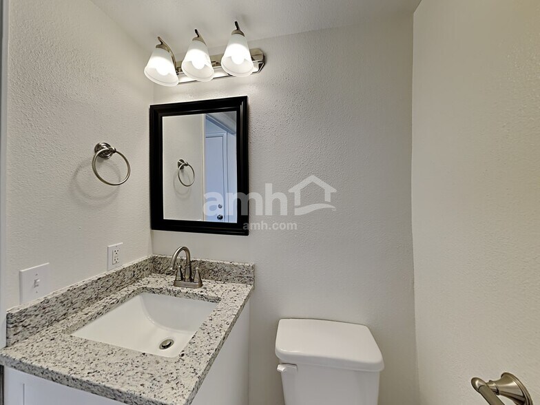 Building Photo - 8226 Wilmington Dr