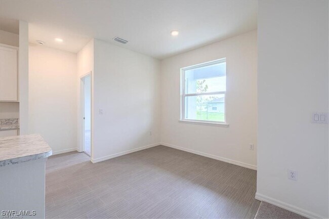Building Photo - 4208 NE 15th Pl