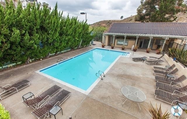 Building Photo - Two Bedroom Townhome in Linda Visa