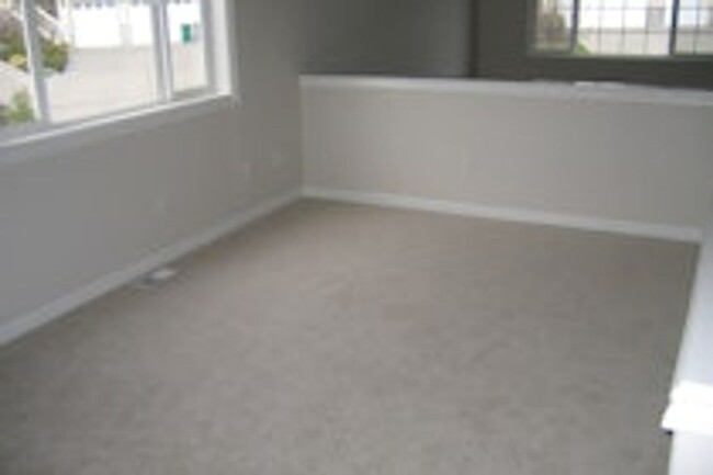 Building Photo - 4bd/2ba House in Newcastle