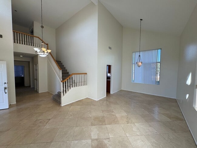 Building Photo - 2590 Taylor Ave