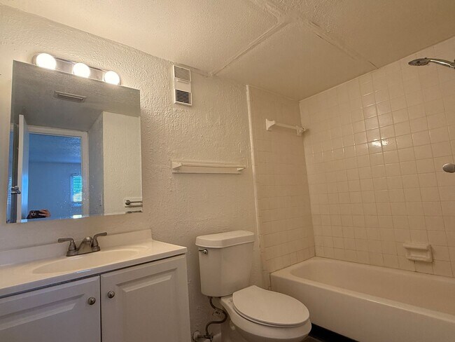 Building Photo - 2/2 Condo In Altamonte Springs