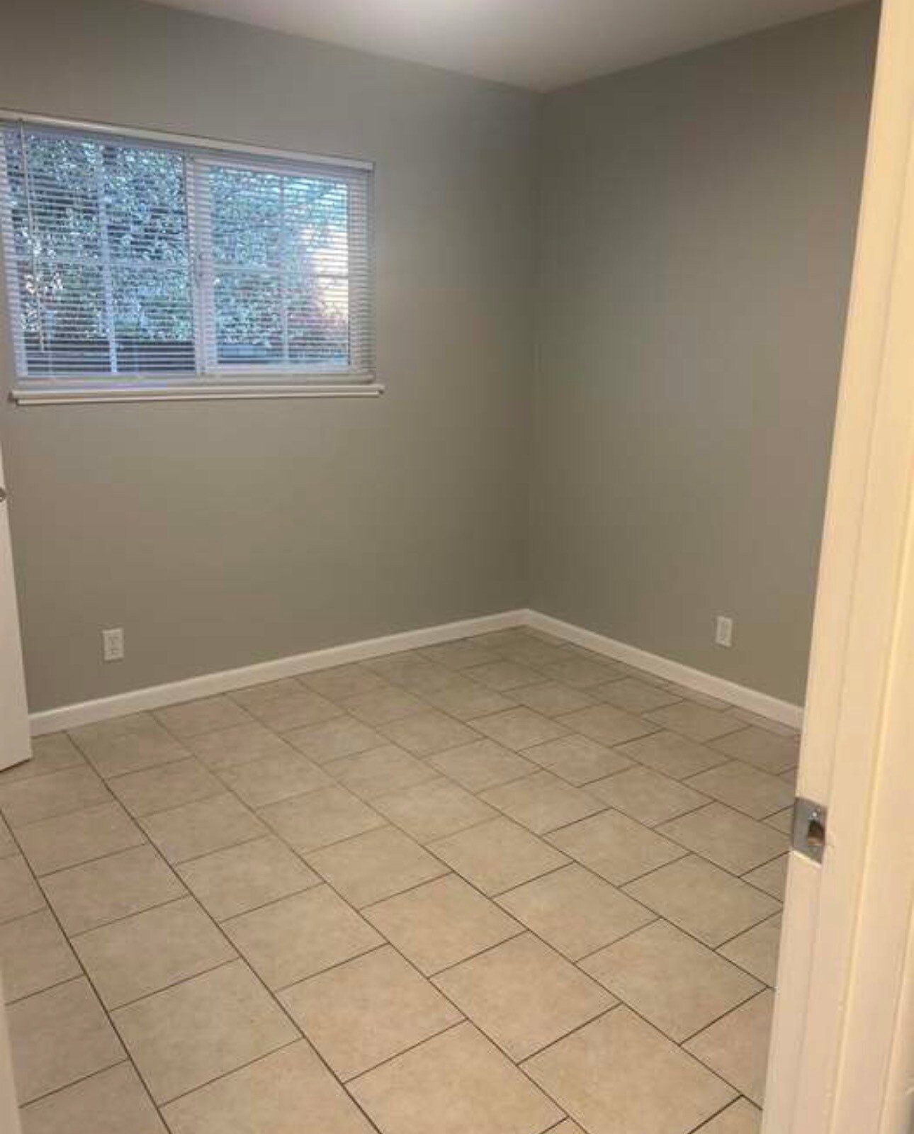 Building Photo - 3817 Florida Ave