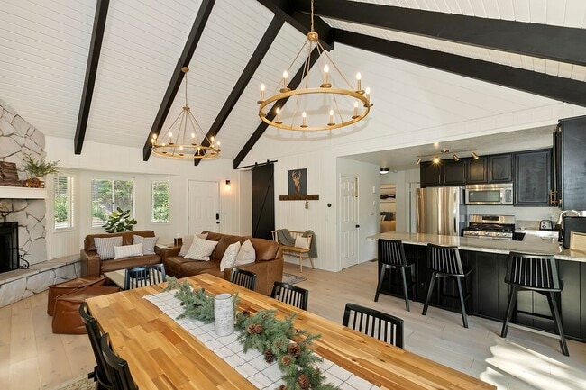 Building Photo - Stylish Chalet with Lake Rights