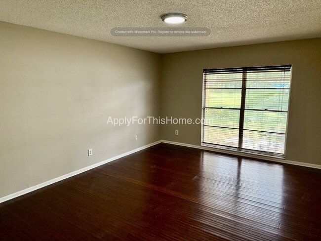 Building Photo - Single Family Home