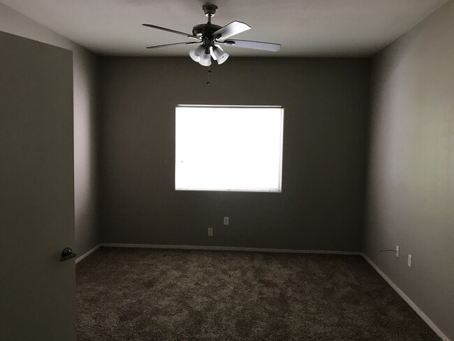 Building Photo - FANTASTIC GATED CONDO IN NW  WITH DETACHED...