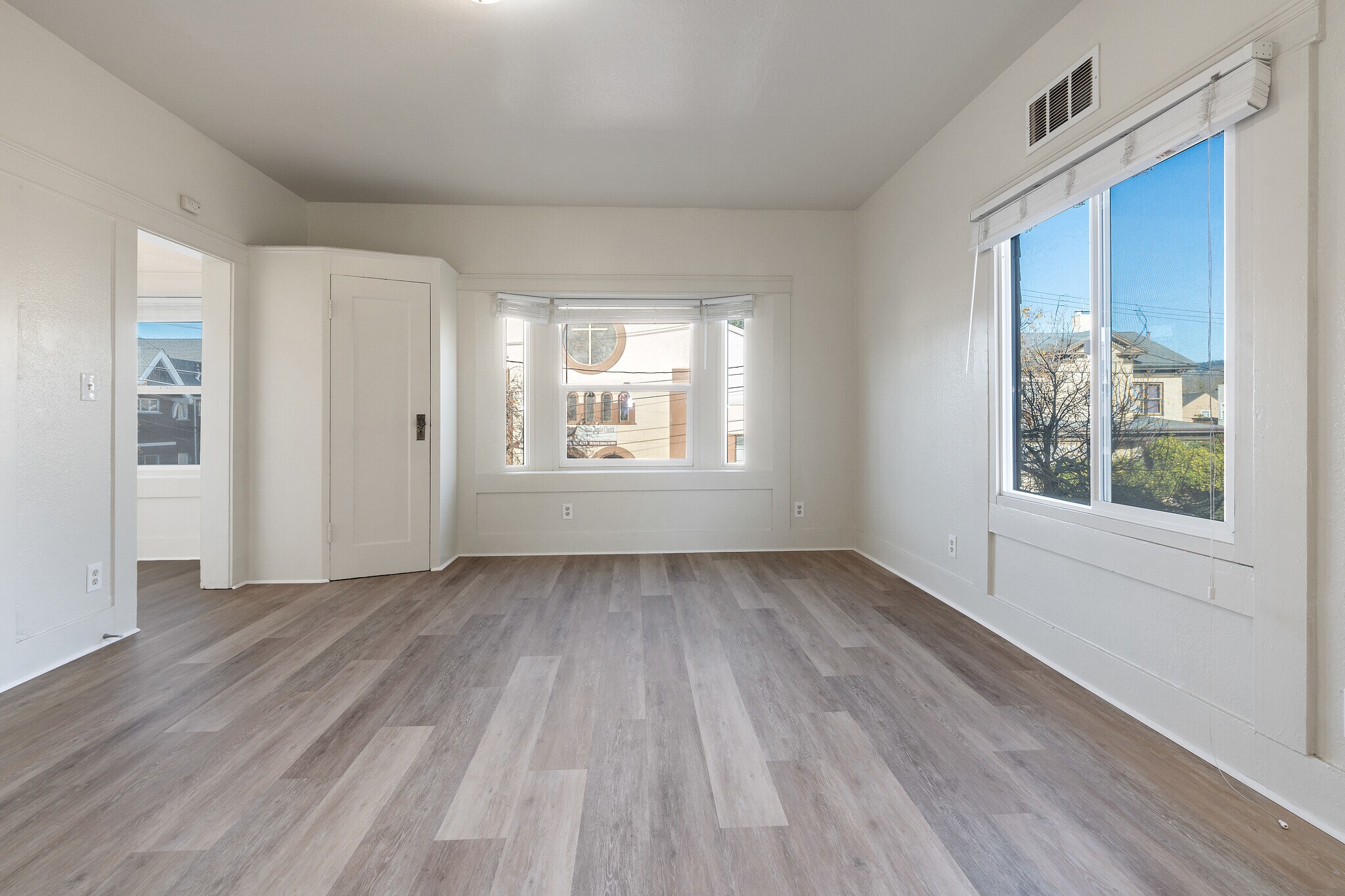 Building Photo - 537 33rd St