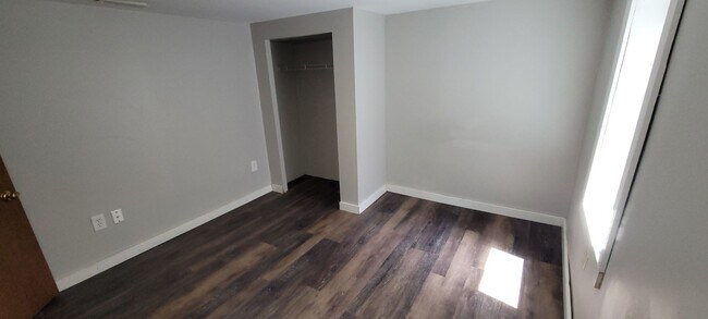 Building Photo - 2403 Calihan Ave NE