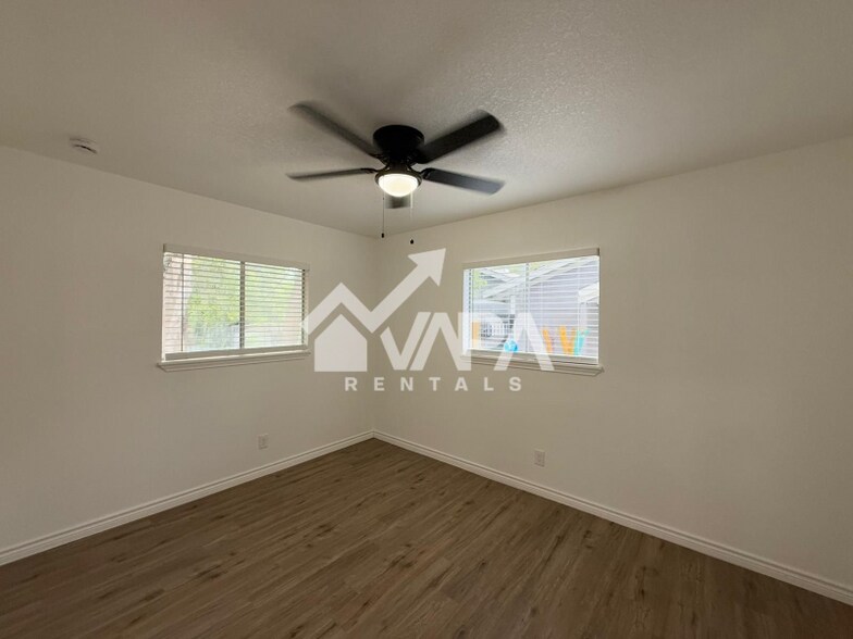 Building Photo - 4911 Casa Grande St