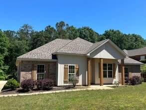 Building Photo - Located in the Redland Elementary and Midd...