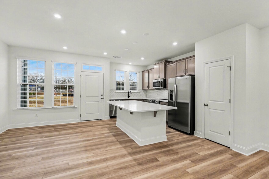 Building Photo - 2911 Herringbone Rd