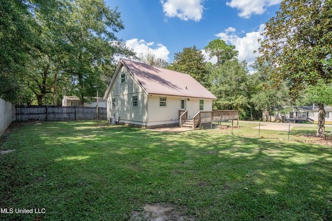 Building Photo - 1076 Lilinoe Way