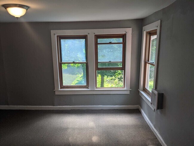 Building Photo - 1943 New Hackensack Rd