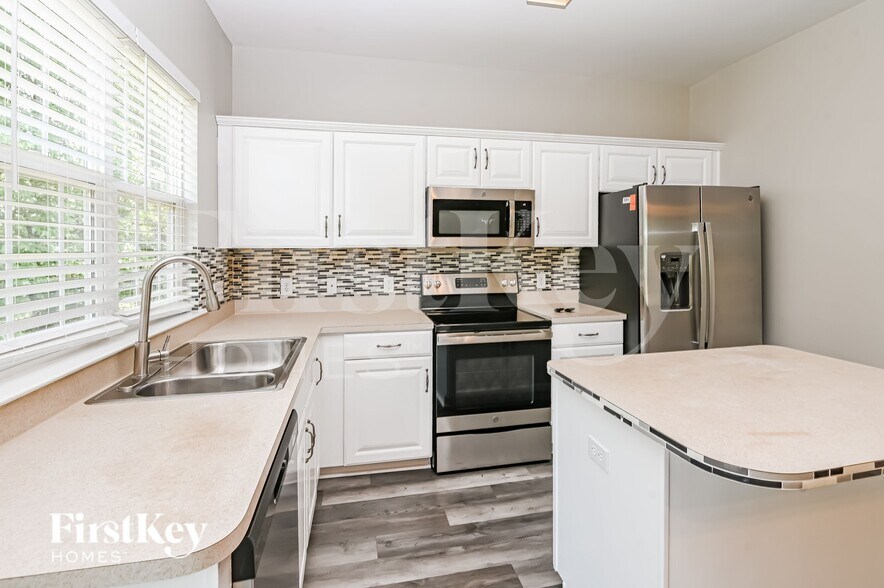 Building Photo - 11259 Cypress View Dr