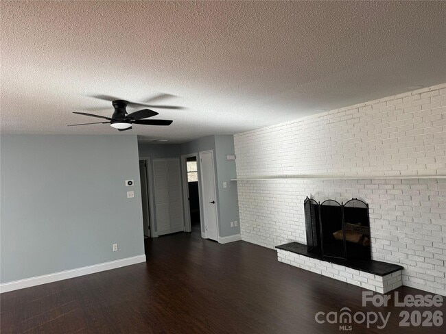 Building Photo - 4488 Giles Ave