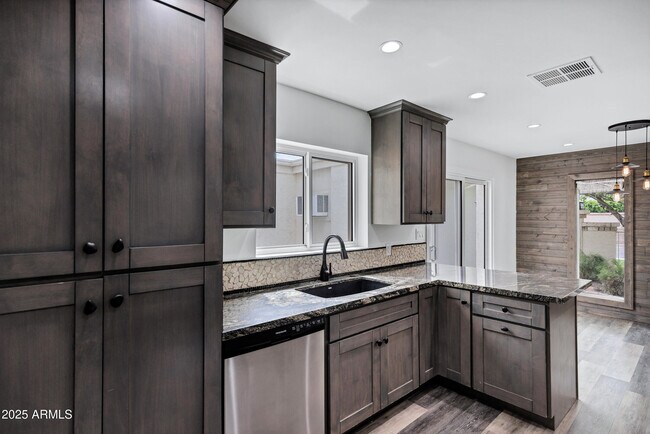 Building Photo - 11459 N 56th St