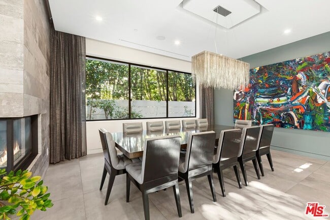 Building Photo - 853 N Kilkea Dr