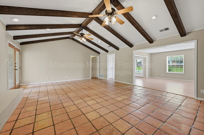 Building Photo - 2502 Turtle Creek Dr