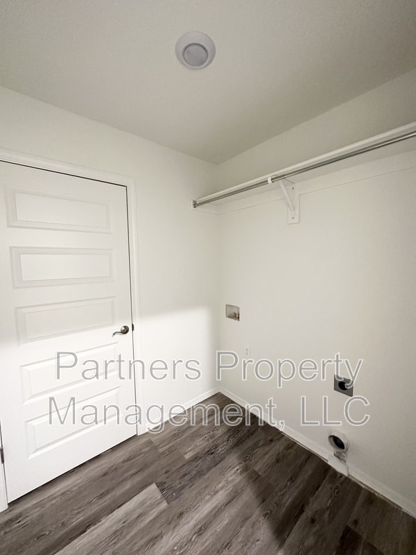 Building Photo - 1079 S Benchmark Ln