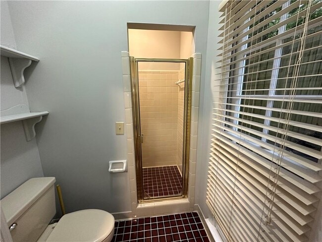 Building Photo - 10570 Turner Rd