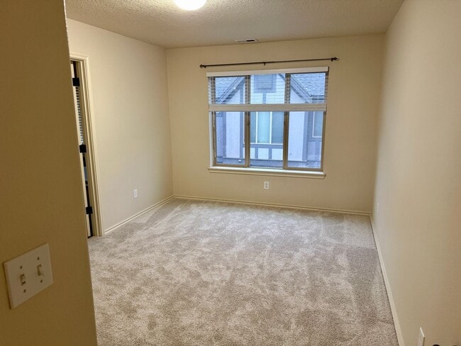 Building Photo - Bethany Village-Two bedroom TH Delight