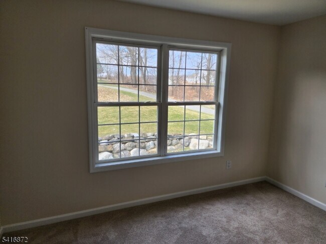 Building Photo - 27 Cypress Ln