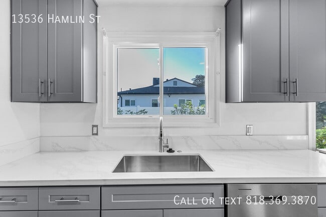 Building Photo - 13536 Hamlin St