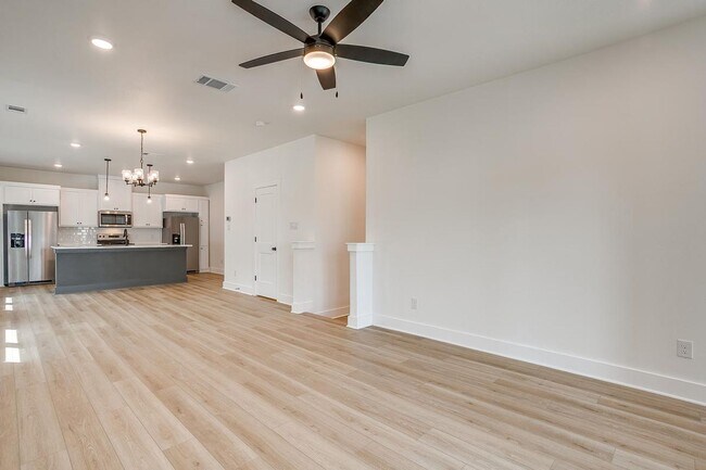 Building Photo - 2345 Benbrook Blvd