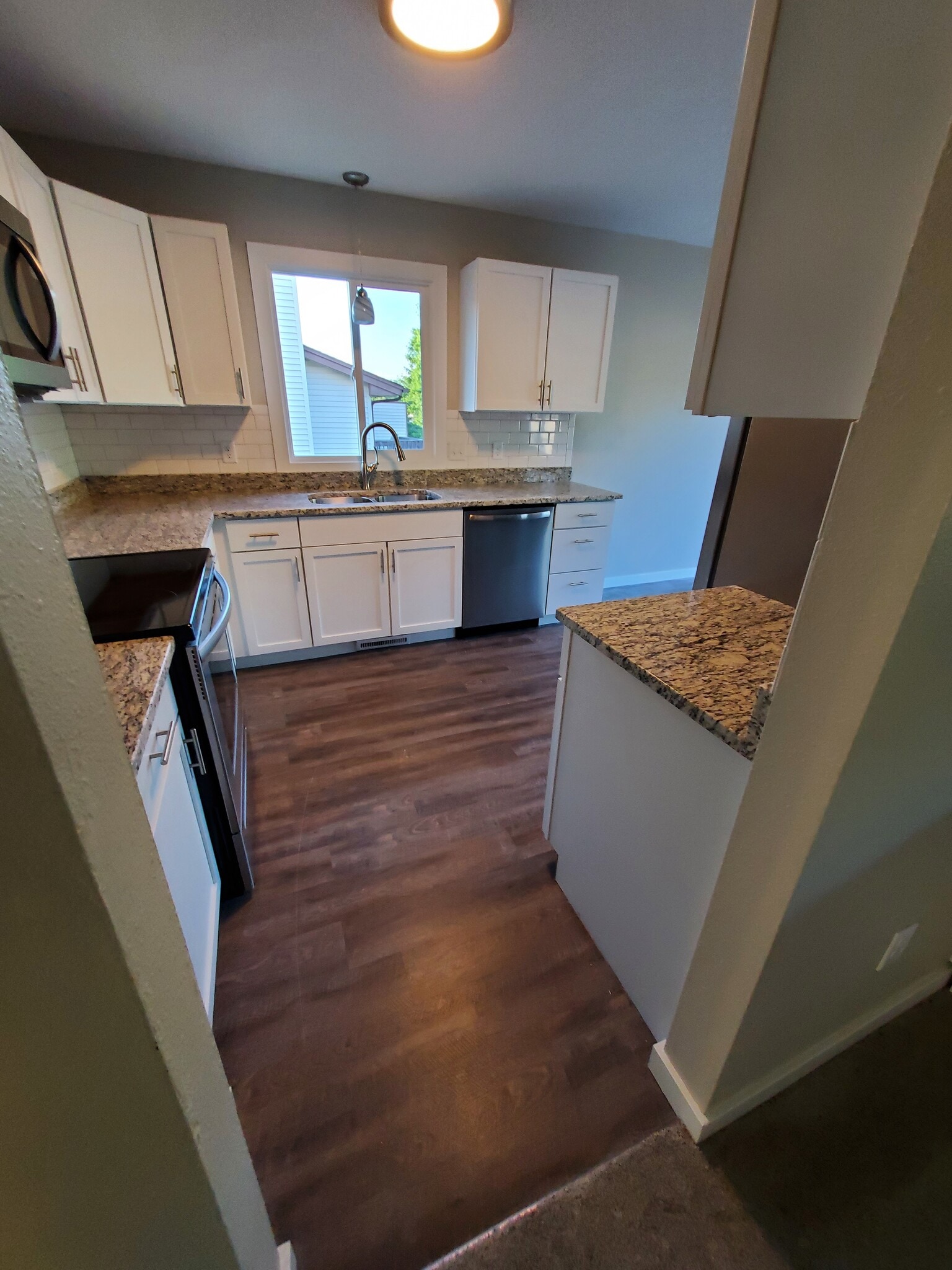 Building Photo - 3542 Independence Ave N