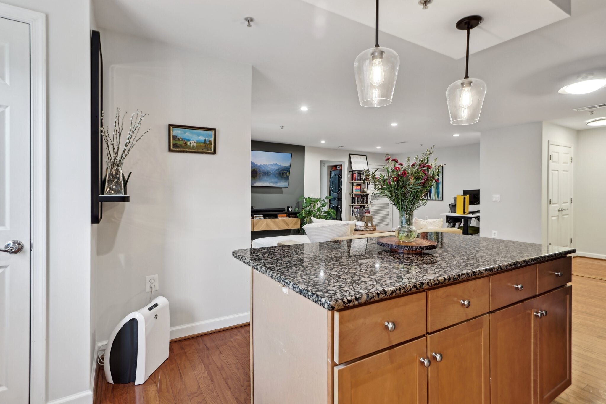 Building Photo - 4091 S Four Mile Run Dr